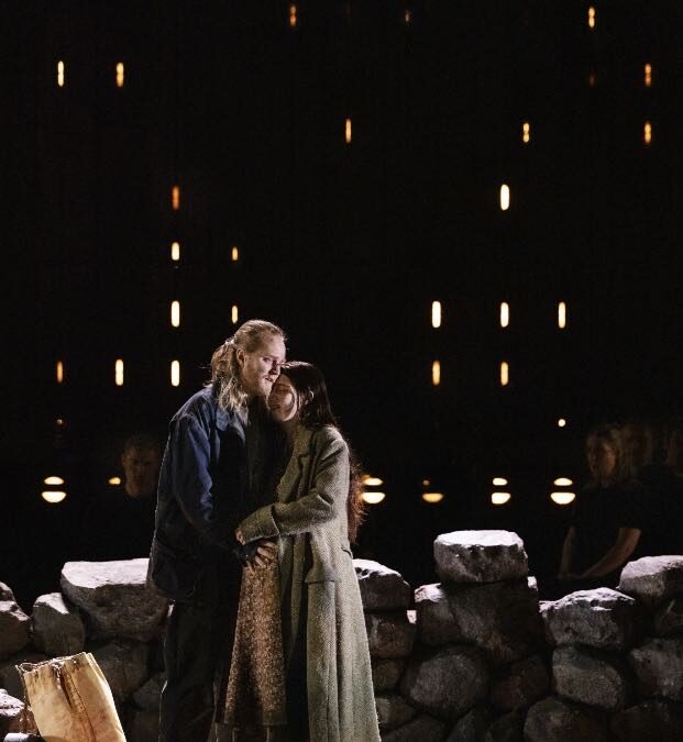 Opera over Jon Fosses trilogi får blændende anmeldelser